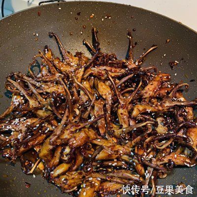  下班还点啥外卖，这道夜宵下酒-麻辣鸭舌快到飞起