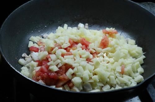 番茄|天热,面条就得这样吃,切个番茄简单一拌,比炸酱面吃得还香