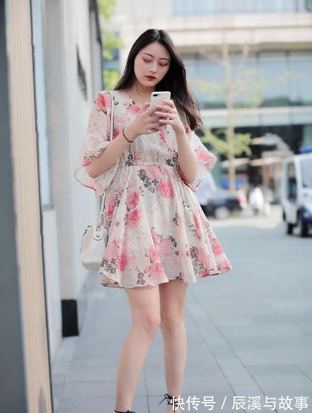 裙子 纯净的印花连衣裙,穿出仙女般的感觉,轻柔优雅!
