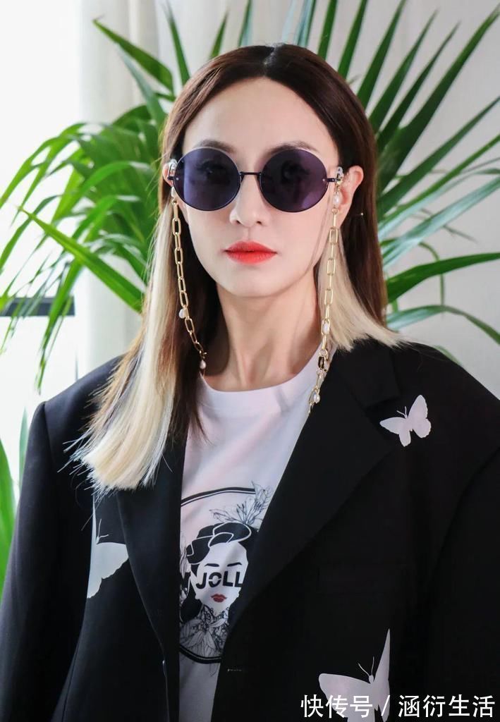 染发 “爆顶染”赵小棠一夜吸赞十几万!丑哭亿万网友的秃头发型,怎么就火了?