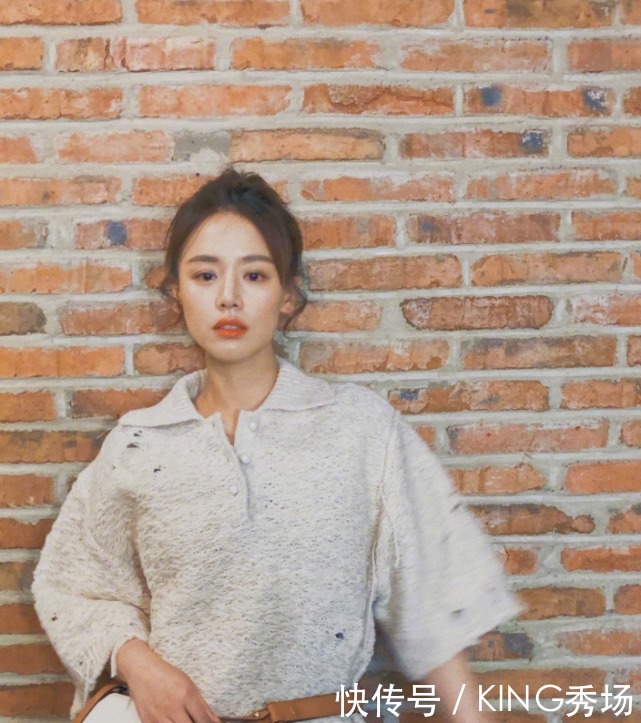 款式|“毛衣裙”款式惹人争议,女明星都抗冻?为了红真是太拼了