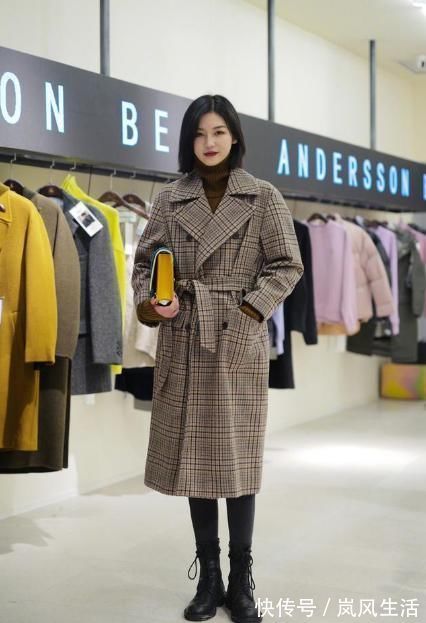 小个子 入冬最流行的大衣,是“过膝不过踝”,小个子女生穿时髦又显高