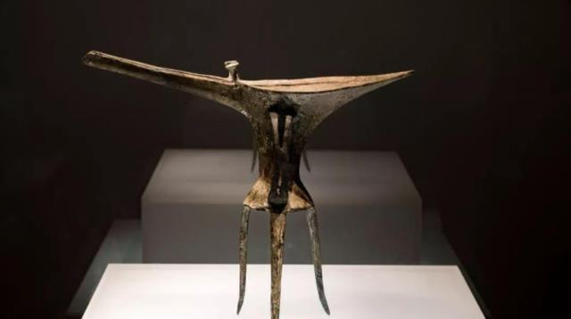 短柱#夏商青铜爵里的秘密:甲骨文中的爵字,或是夏朝人所造