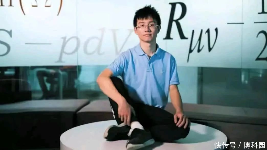 连发 曹原再获重大突破连发两项成果,四层“魔角”扭曲石墨烯诞生