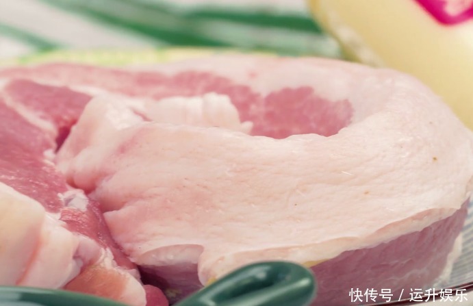  豆腐和五花肉这样搭配太美味，简单一蒸就能吃，解馋的家常菜