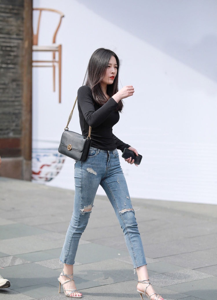 内敛|简单高级的穿搭, 追求内敛含蓄感, 在风格上会更相称一些