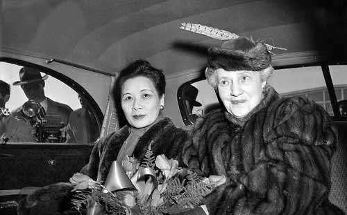 保护|宋美龄逼宫,蒋介石会如何应对?为了保护蒋经国他是煞费苦心