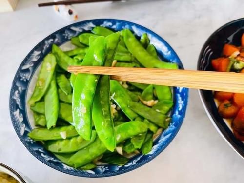 晒晒我家的冬日晚餐，4个菜快速上桌，清爽好吃，网友：太素了