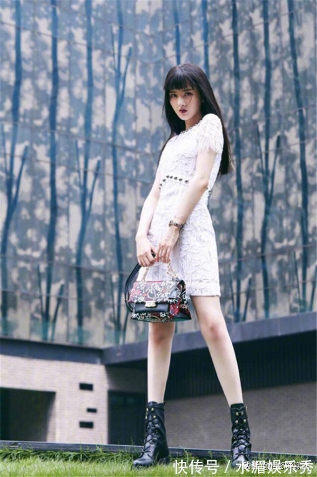 搭配 小白鞋已经过时了,今年流行的是“夏季靴”,时髦显高,堪比塑形