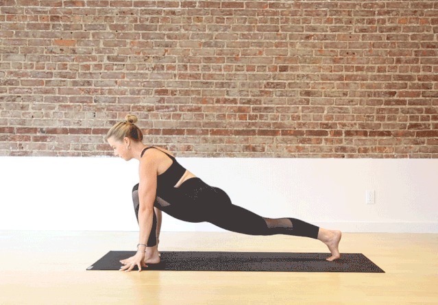 犬式|练瑜伽,不靠墙手倒立起不来这16组准备动作要常练