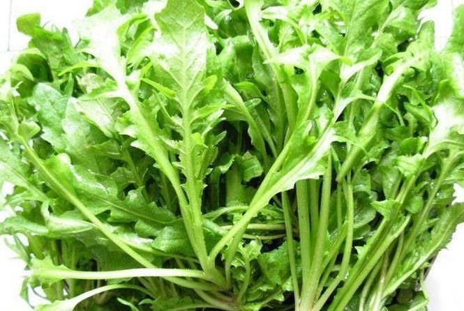 荠菜|女性不想早衰，要常吃此菜，皱纹少了，大肚子平了，皮肤细腻了