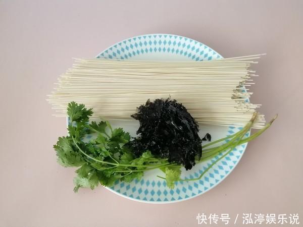 入适量|比面馆好吃百倍的酸汤面,5分钟就搞定,连汤汁都不剩!