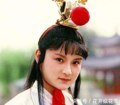 小冷!喝花酒,贾宝玉作诗唱曲,薛蟠只会说“女儿乐,一根棍子往里戳”