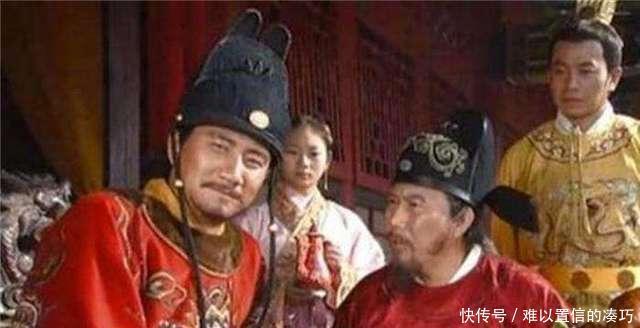 搀扶|朱元璋摔倒在地,无人敢扶,一将军斗胆搀扶,一个月后被处死!