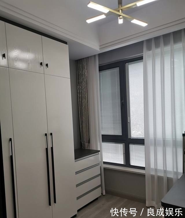 背景墙|学她家装修,电视墙很大气,过道打柜子太实用了,全屋都很喜欢