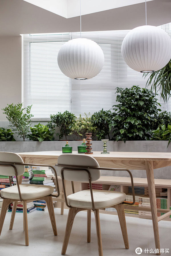 餐厅|这对大学老师,把餐厅放在阳台就圈了好多粉,再开个天窗,美极了