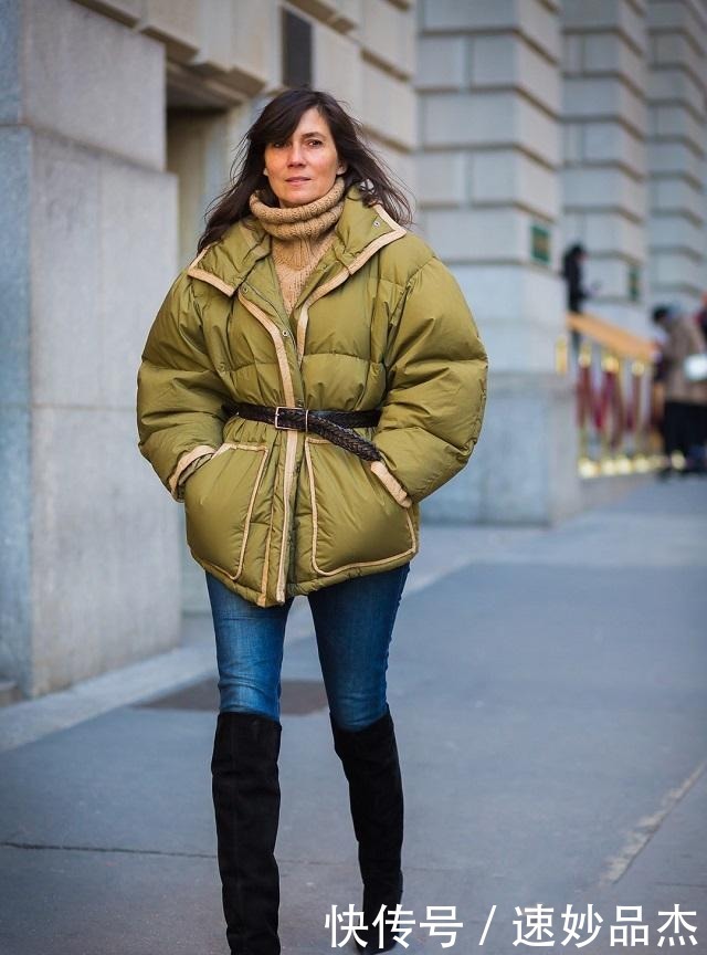 羽绒服|羽绒服臃肿,这个腰部细节,羽绒服穿得显瘦又好看