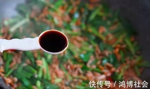 韭菜炒小虾，有红有绿，不错的下酒下饭菜！