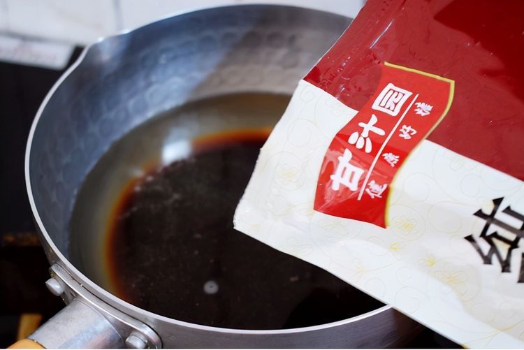 最近降温，自己在家做一份红糖姜汁小丸子，暖胃还暖心