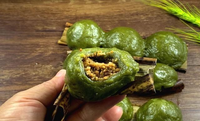 艾叶糍粑你做对了吗?别用冷水还是热水和粉都分不清哟