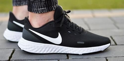 耐克 300元的预算,买不起耐克阿迪?不如看看这3双,有性能有颜值