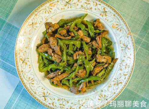 鲜香|做青椒炒肉,先炒肉还是青椒大厨教你正确顺序,鲜香好吃又入味