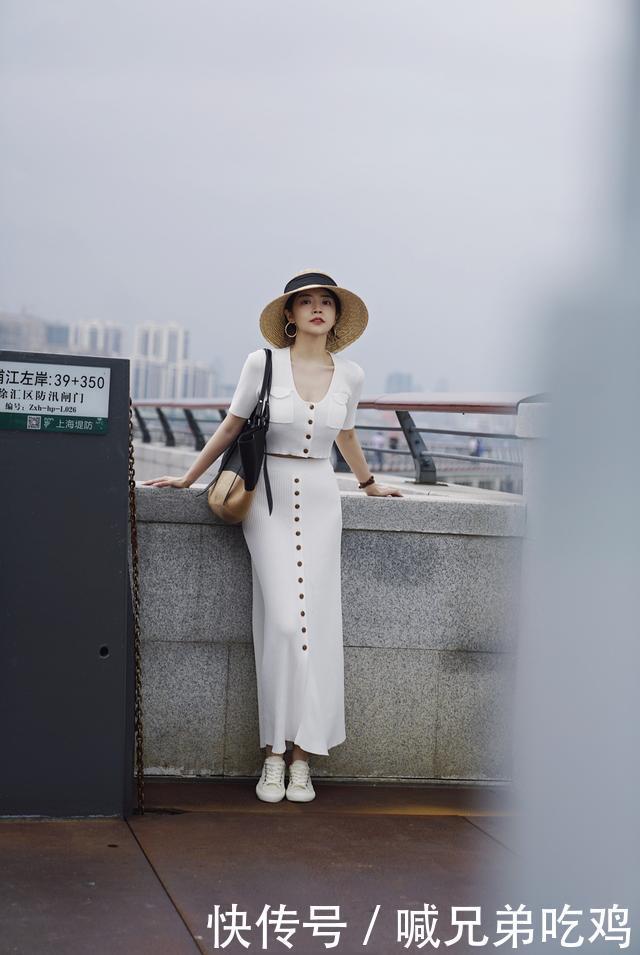 高跟鞋的潮流趋势已过,现在会穿的女人都穿“它”,时髦又减龄