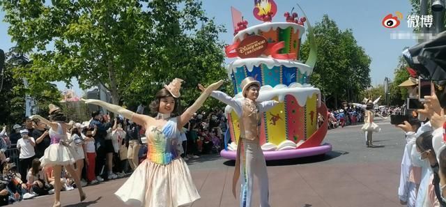 迪士尼|在迪士尼跳舞的原创造101选手,没什么不体面