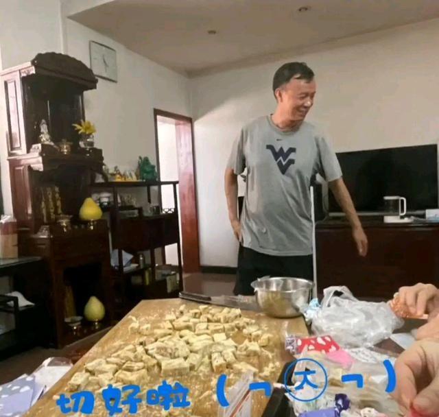 恩师|老父亲太为红姐操心!恩师带全红婵回家过节,红姐帮厨师母做糕点
