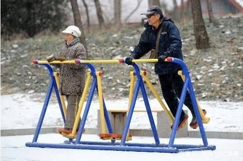 小雪|小雪将至,高血压患者做到这4点,血压平稳,并发症也远离了