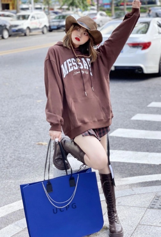 皮革|微胖身材怎么选鞋子?建议学潮人这样穿“长筒靴”,巨显瘦遮肉!