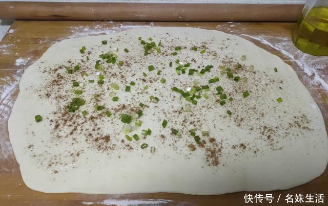 奶奶用了一辈子的烙饼做法，外焦里软，凉了不硬，比饭店卖的好吃