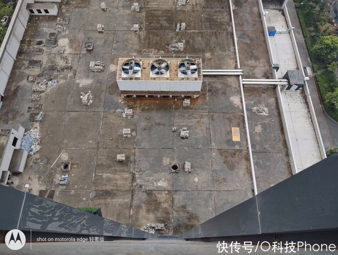 轻奢版|摩托罗拉 edge轻奢版体验！开始走主流路线，拍照和设计成提升重点