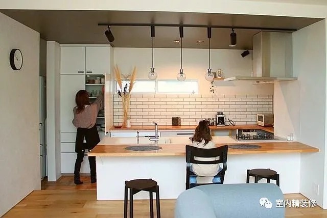 收纳|越来越多人厨房不装吊柜了，聪明人喜欢这样设计，好看又实用