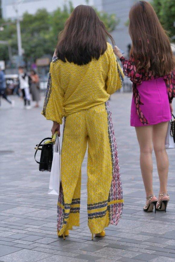 阔腿裤 偏爱个性穿搭的女生,姜黄色阔腿裤套装,美的时尚又洋气