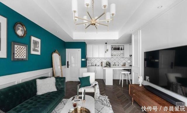 大气|现代简约风的新房,轻奢大气,入户就被客厅背景墙迷住,漂亮极了