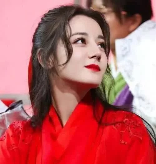 玉蝴蝶·迪丽热巴美一家