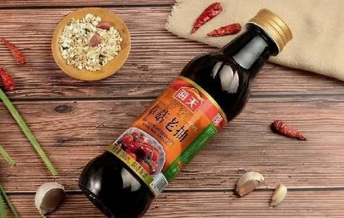 炖鸡肉时，最忌放这6种调料，要想肉香汤鲜，放对料很重要