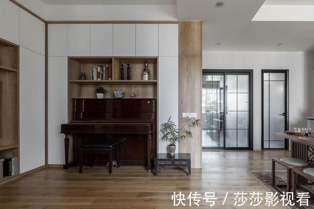 茶几|她以逆向思维,用餐桌代替茶几,入住后,发现出奇的好用