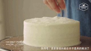 又要骗我动手做?红红甜甜的椰蓉红丝绒蛋糕
