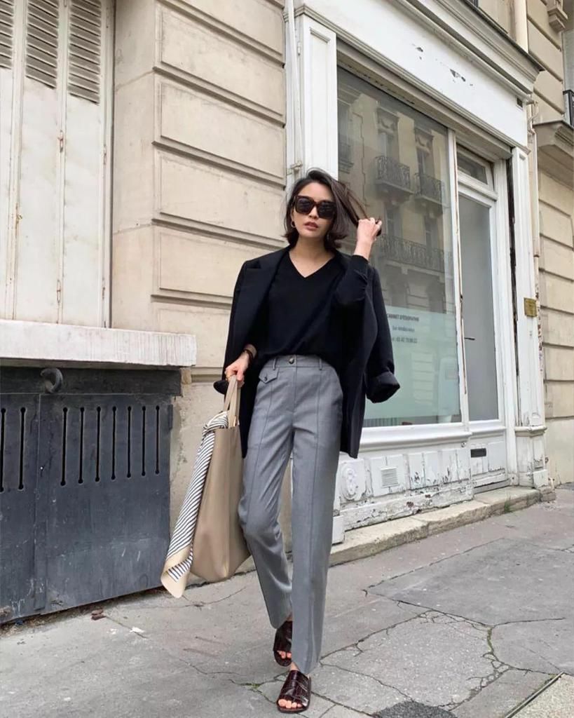  纸袋裤|别老穿阔腿裤了，今年秋冬这4条裤子最流行！