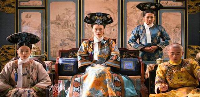 皇帝|大清嫔妃脚上穿的“花盆底”,除了美观,主要为了“方便”皇帝