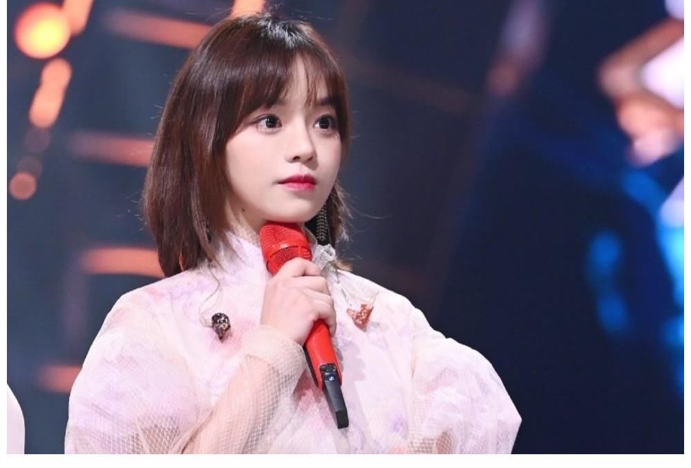 黃霄雲|《好聲音》四位助教首秀反差大，張碧晨吉克雋逸從容，黃霄雲隱身