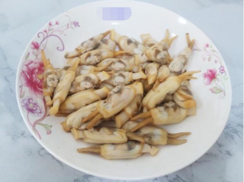 韭菜与它是绝配,这货又肥又嫩又鲜,30元炒一盘比饭店便宜多了!