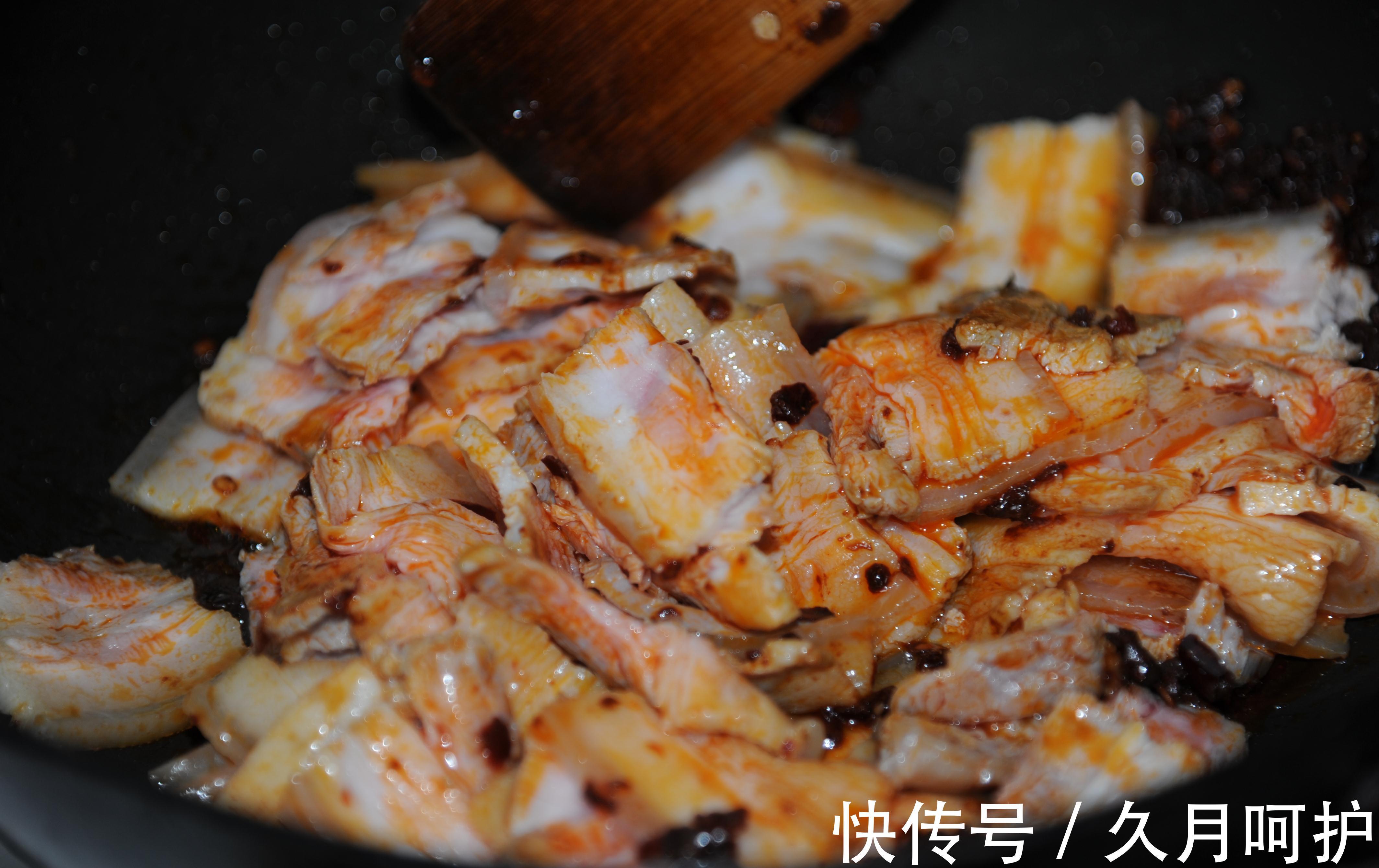 家常回锅五花肉,肥而不腻,解馋下饭,看着就有食欲