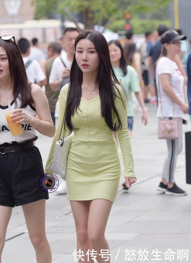 让这个冬天既舒服又有时尚感的连衣裙装扮,穿出优雅的姿态