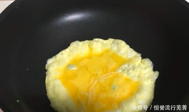 粉条|烙馅饼，用死面还是烫面早餐店老板都不对，教你正确做法