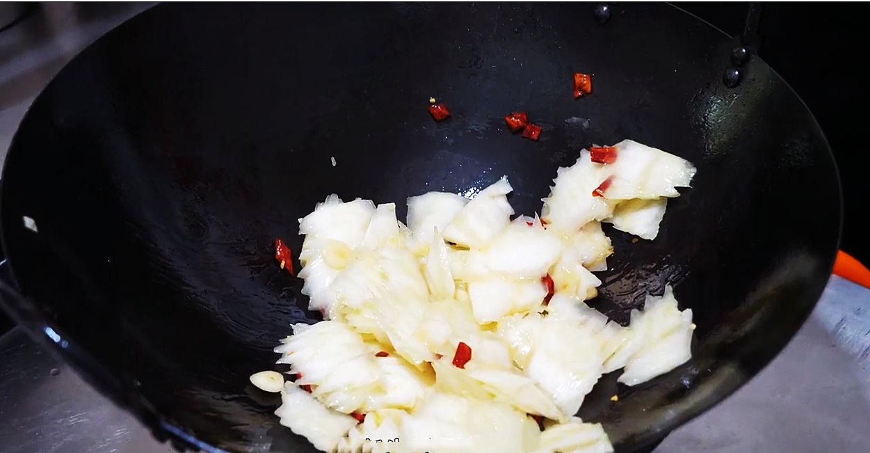 秋天别总大鱼大肉，多吃这12道家常素菜，低热量高营养，特别下饭