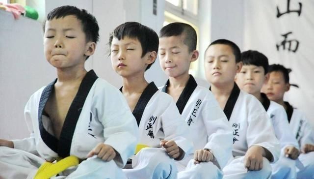 兴趣|孩子的奖状贴满家里墙壁,父母却高兴不起来,网友这谁能高兴