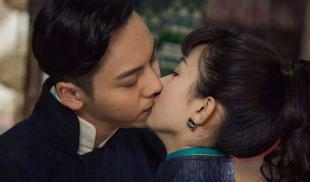 首位拍吻戏主动伸舌头的女星,霍建华不敢动,陈伟霆表示惹不起!